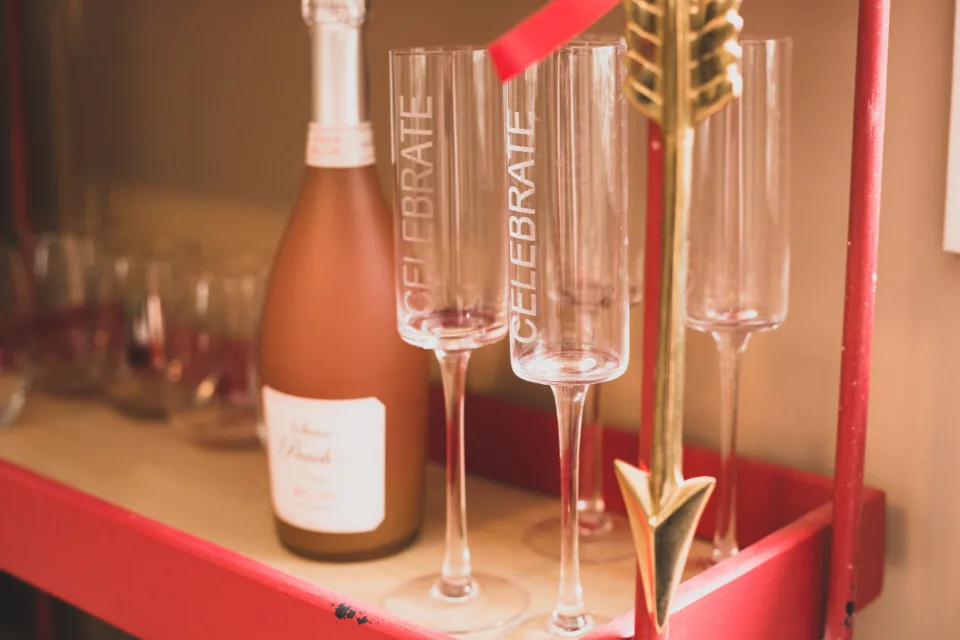 Where to spend and where to save: a wedding budget that works